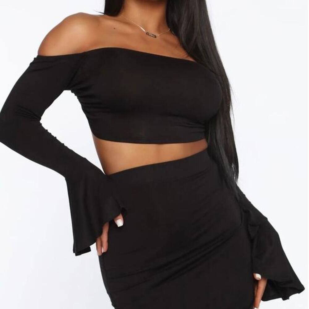 NWT Fashion Nova Top Womens M Black Rayon Bell Sleeve Cropped Y2K Witchy E-Girl